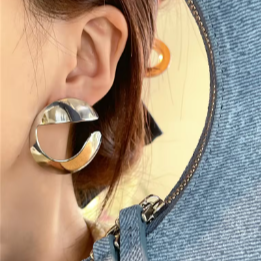 ムーンクレセントピアス ゴールド/シルバー 【予約商品】