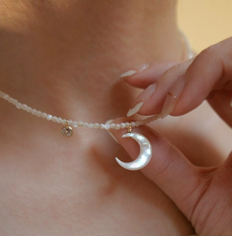 ムーンチャームチョーカーネックレス【スピード配送】