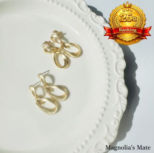 フェミニンねじれマット イヤリング/ピアス ゴールド 【スピード配送】