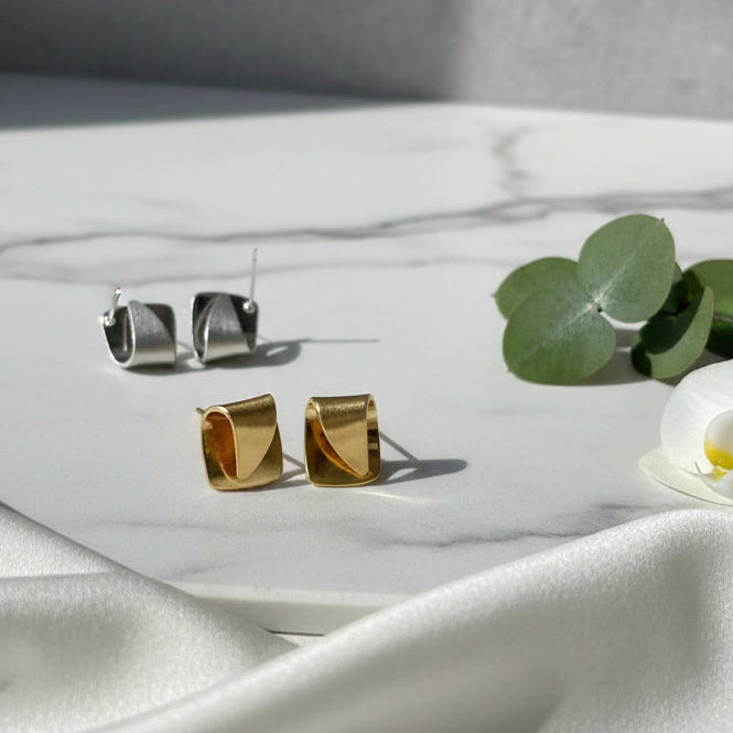 カーブフォールドピアス ゴールド/シルバー【予約商品】