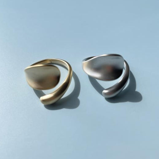 マットスパイラル リング ゴールド/シルバー【スピード配送】