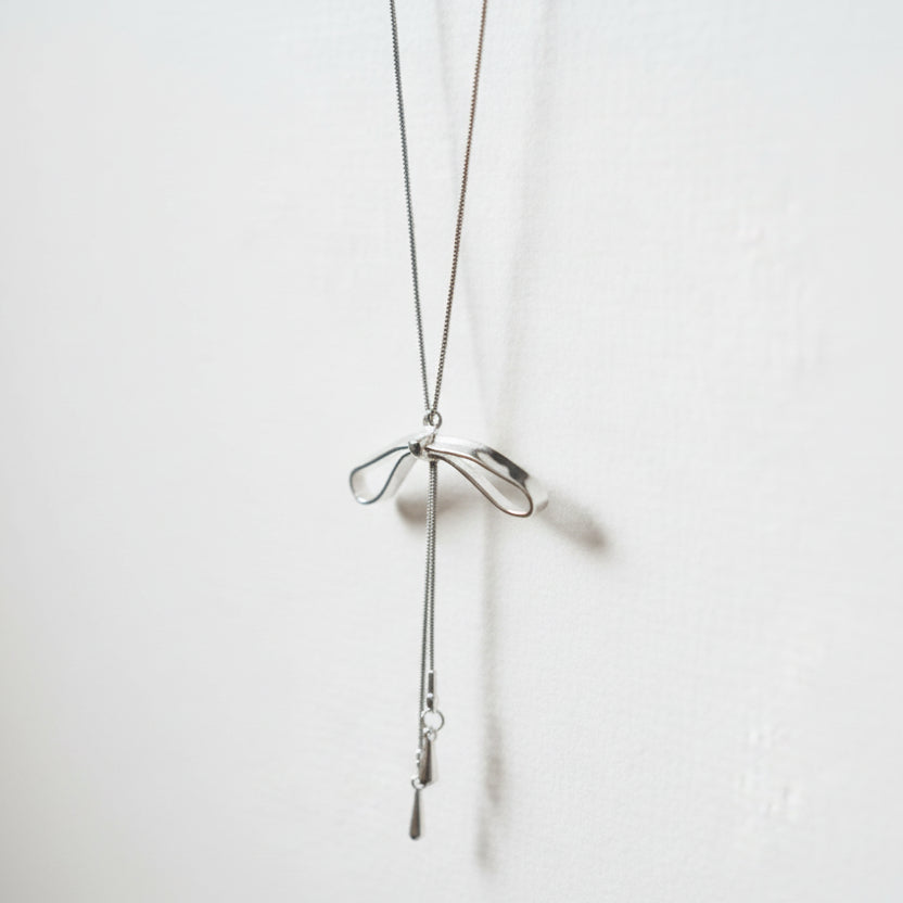 リボンスライダー ロングネックレス シルバー【予約商品】