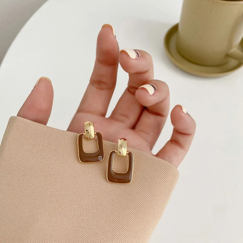 モダンレクタングルピアス ブラウン【予約商品】