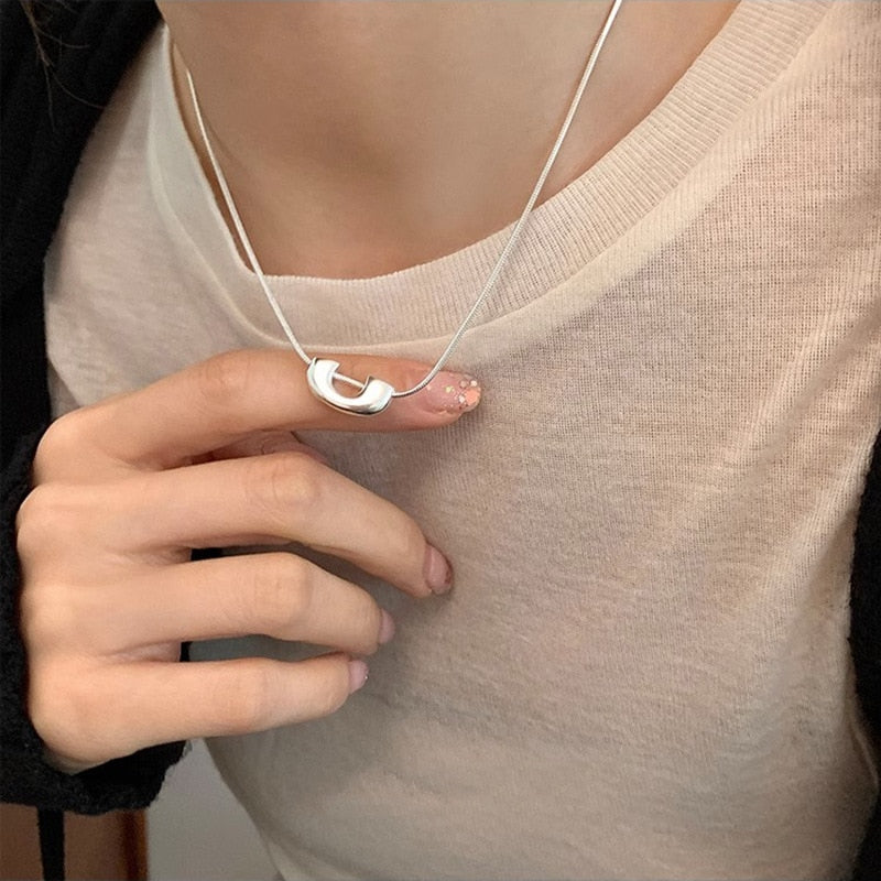 Uモチーフ ネックレス/ピアス 【予約商品】