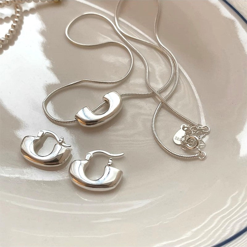 Uモチーフ ネックレス/ピアス 【予約商品】