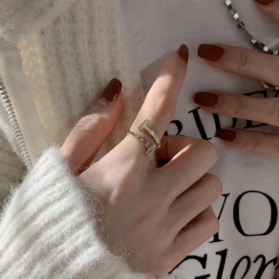 Spiral Double T Ring Gold [Fast Shipping]