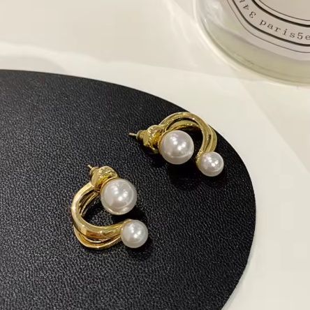 ニュアンスダブルラインパールピアス【スピード配送】