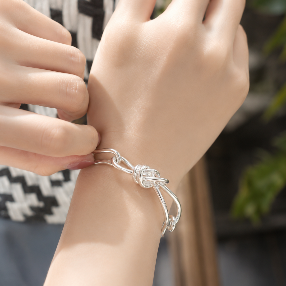 結び目アクセントバングル　シルバー【予約商品】
