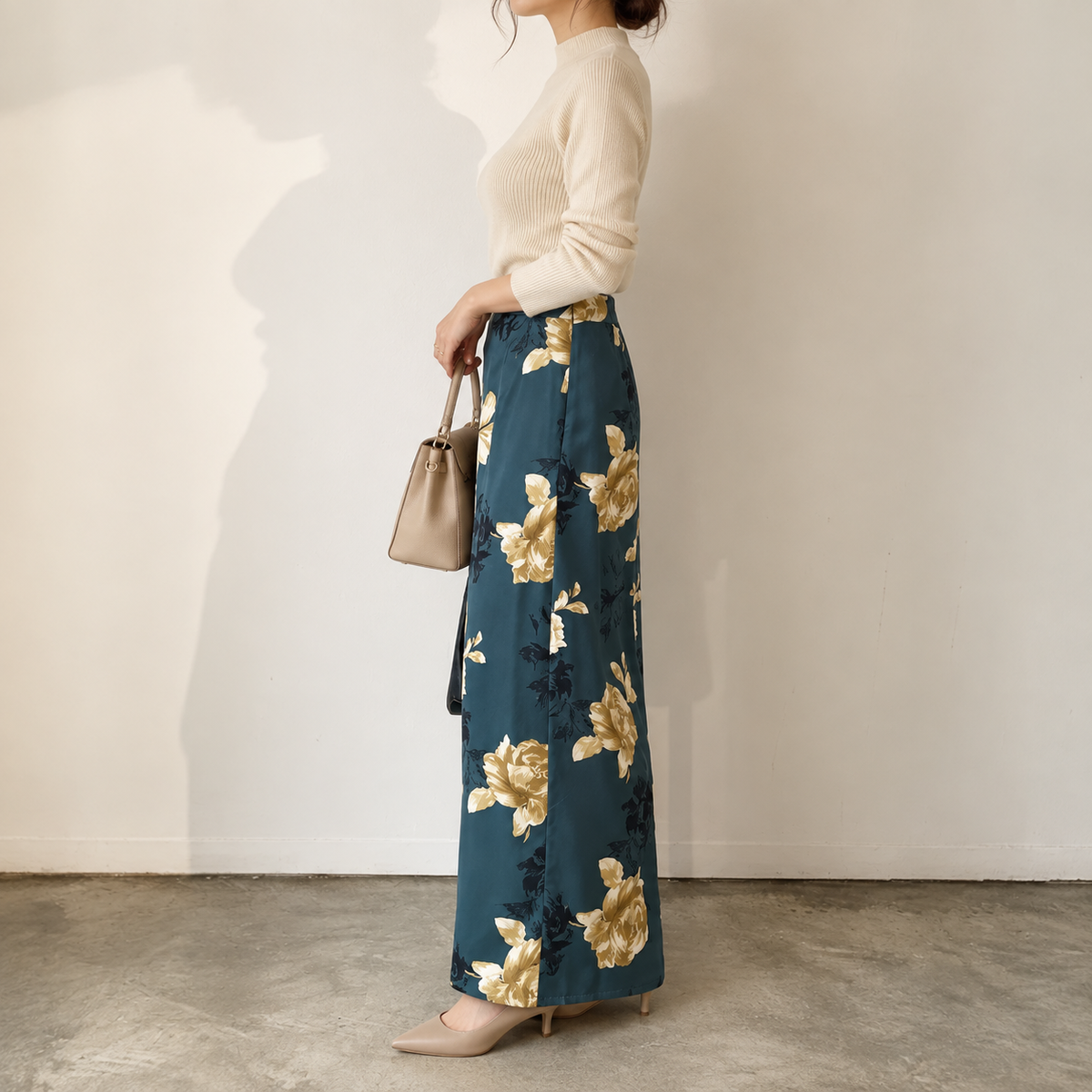 サテンフラワー ストレートスカート【予約商品】