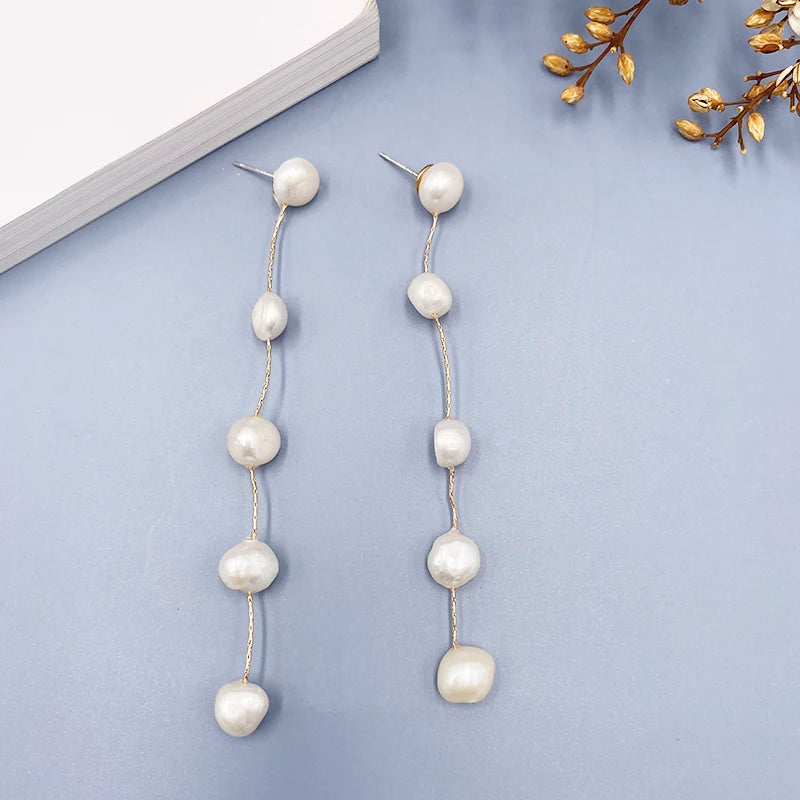 Swinging Freshwater Pearl Earrings Gold [Fast Shipping]