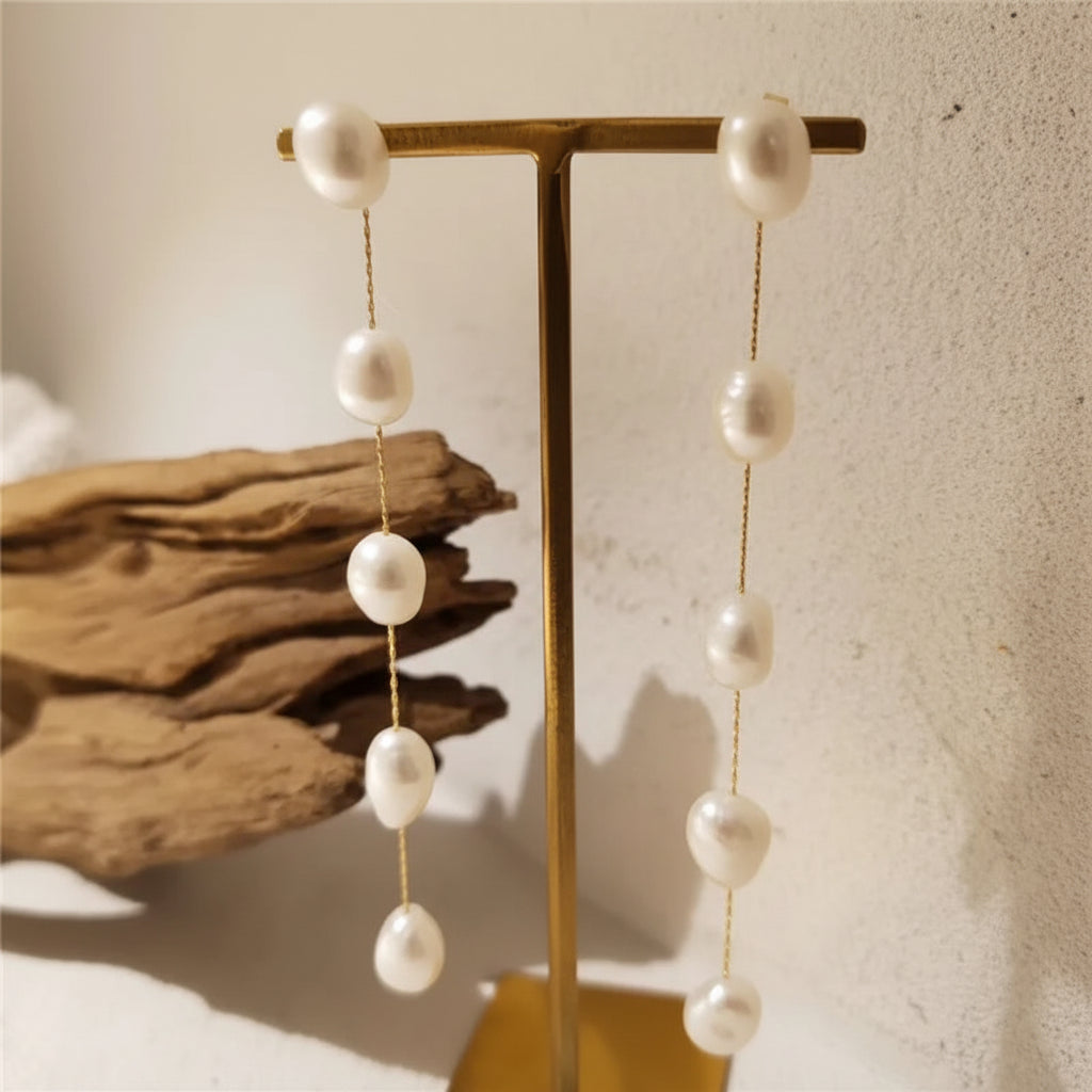 Swinging Freshwater Pearl Earrings Gold [Fast Shipping]