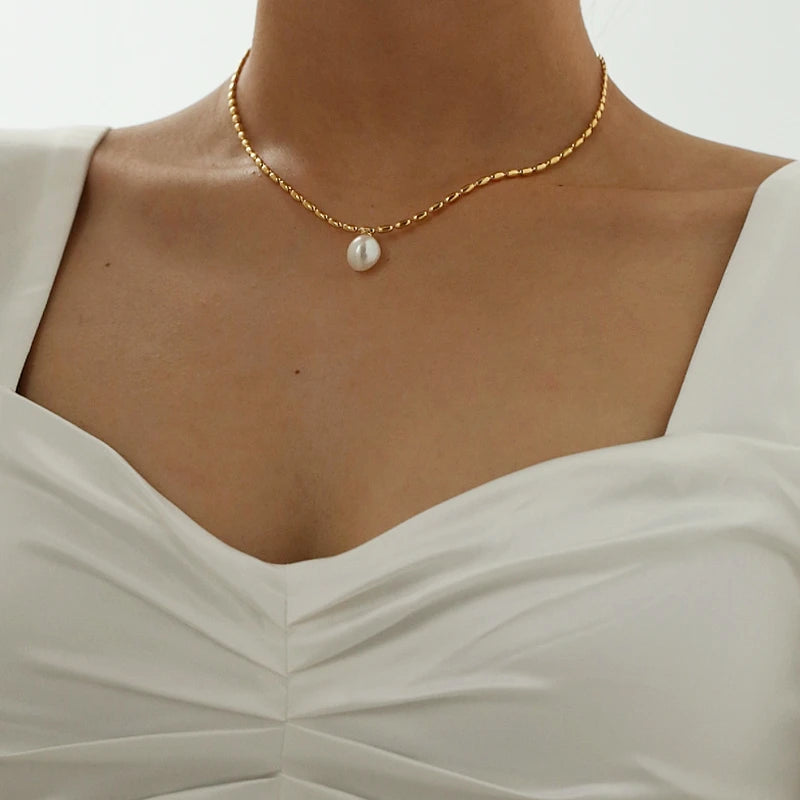 Simple Elegance Gold Pearl Necklace [Pre-order Item]