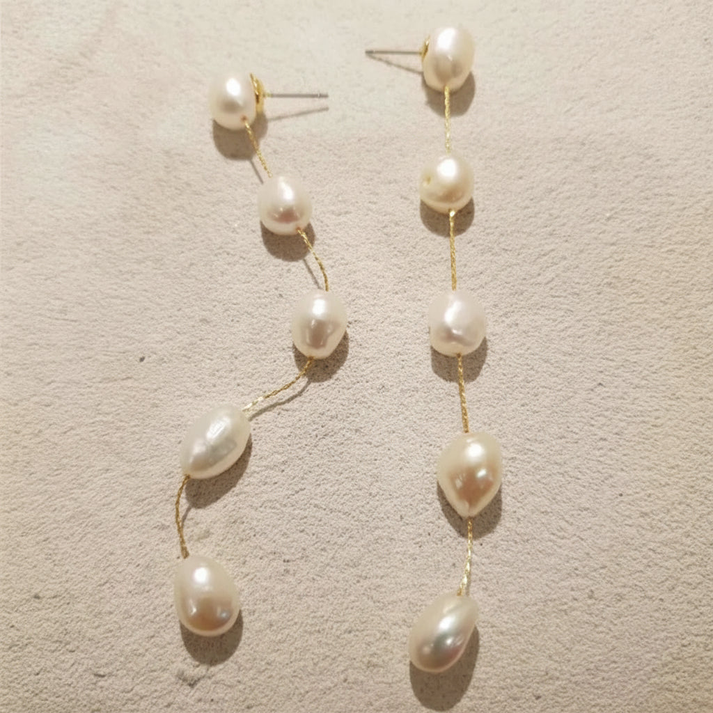 Swinging Freshwater Pearl Earrings Gold [Fast Shipping]