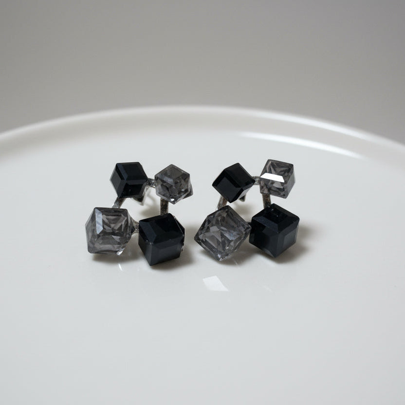 Prism Jewel Earrings Black/Aurora [Pre-order item]