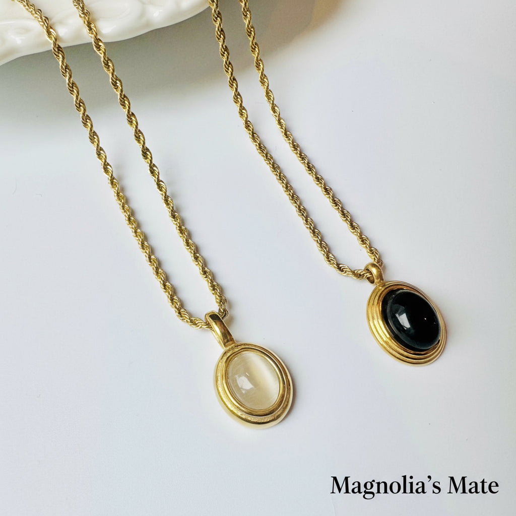 Oval Stone Twisted Chain Necklace Black/White [Fast Shipping]