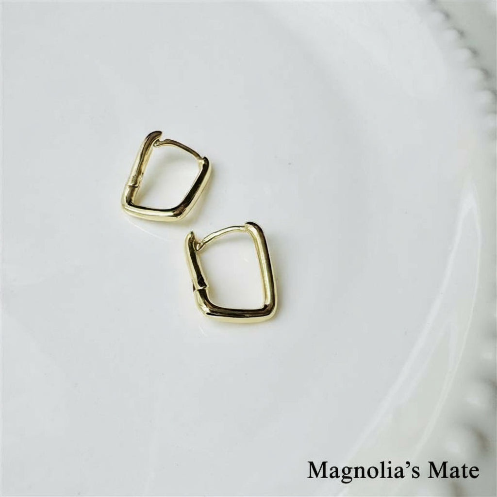 Distorted Hoop Earrings Silver [Fast Shipping]