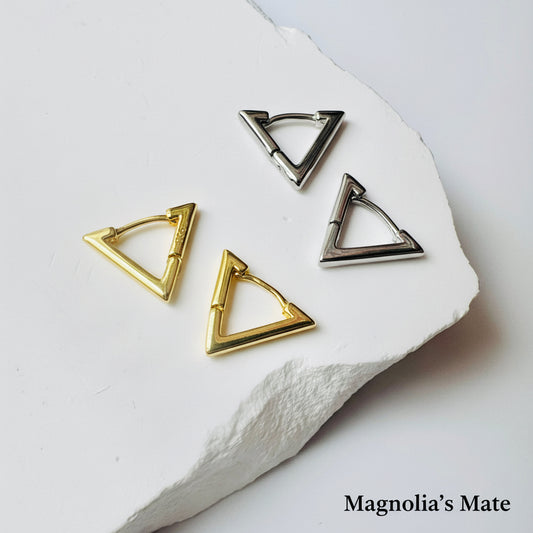 トライアングルフープピアス　ゴールド/シルバー　【予約商品】