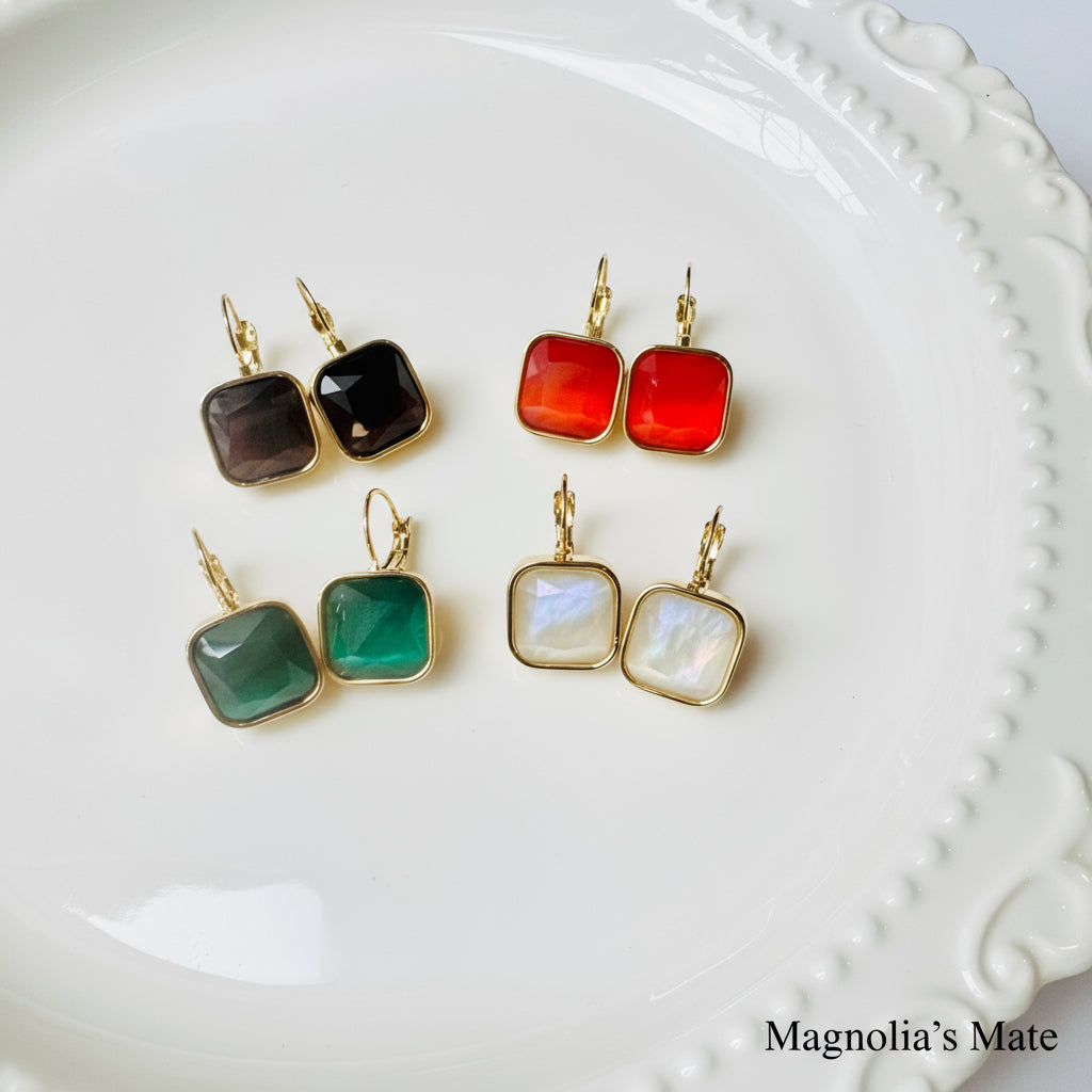 スクエアカラーピアス ゴールド 4色 【スピード配送】 – Magnolia's Mate