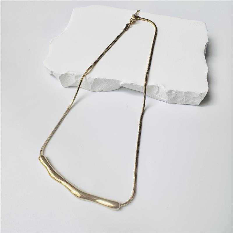 ニュアンスラインネックレス　シルバー/ゴールド　【スピード配送】