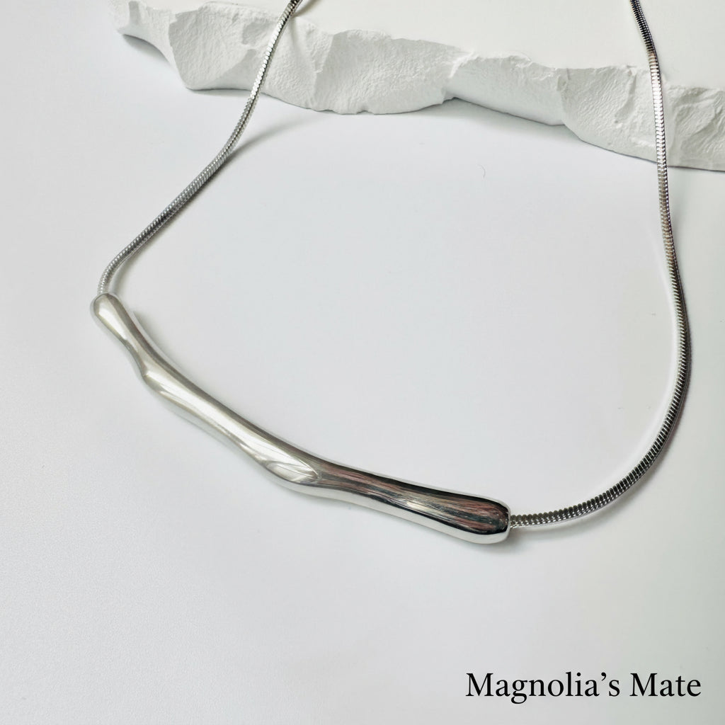 ニュアンスラインネックレス　シルバー/ゴールド　【スピード配送】