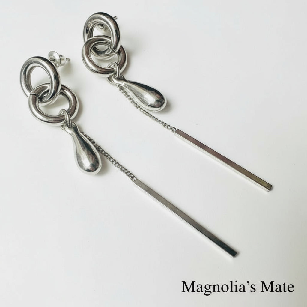 艶やかロングドロップ ピアス　シルバー　【スピード配送】