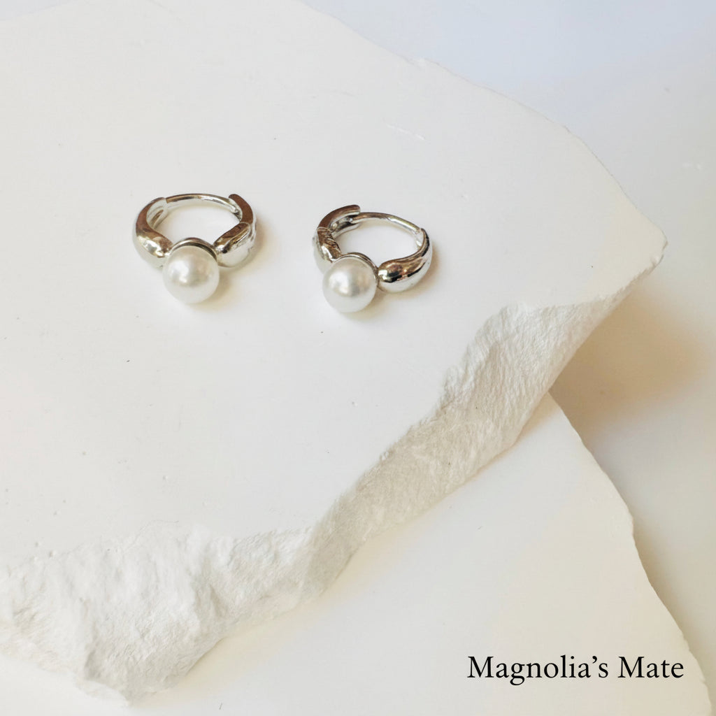 プチパールピアス ゴールド/シルバー 【スピード配送】 – Magnolia's Mate