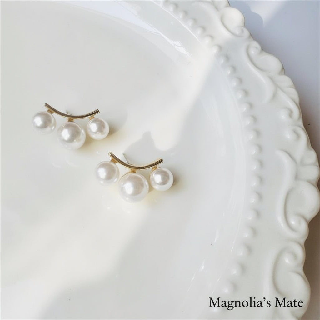 Three Pearl Earrings/Earrings Gold [Fast Shipping]