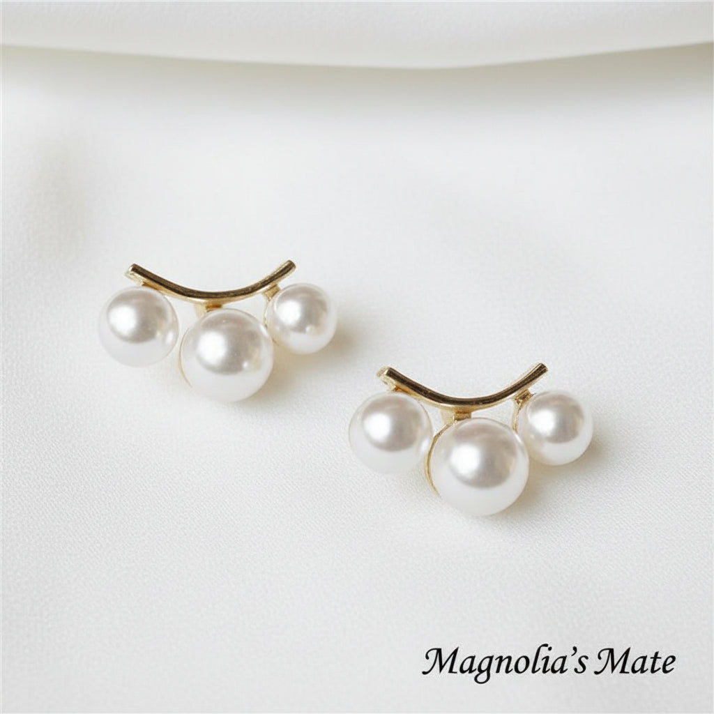 Three Pearl Earrings/Earrings Gold [Fast Shipping]