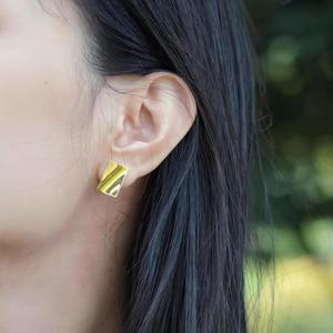 リフレクトウェーブピアス　ゴールド【予約商品】