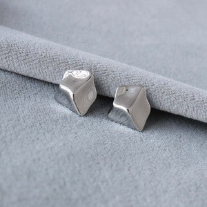 クラッシュキューブピアス　ゴールド／シルバー【予約商品】