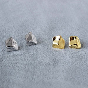 クラッシュキューブピアス　ゴールド／シルバー【予約商品】