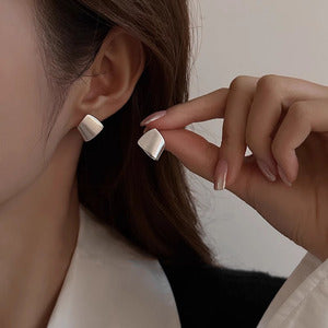 カーブフォールドピアス　ゴールド/シルバー【予約商品】