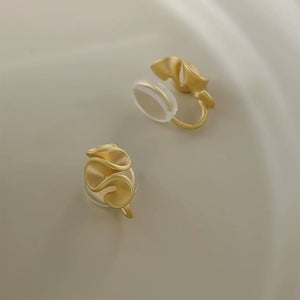 フローヴェールイヤリング/ピアス　ゴールド／シルバー【予約商品】