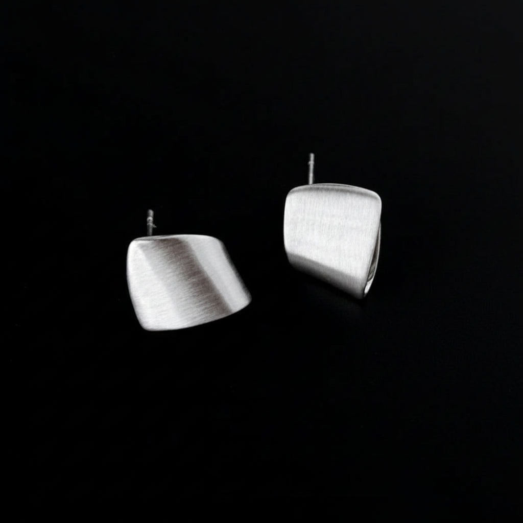 カーブフォールドピアス　ゴールド/シルバー【予約商品】