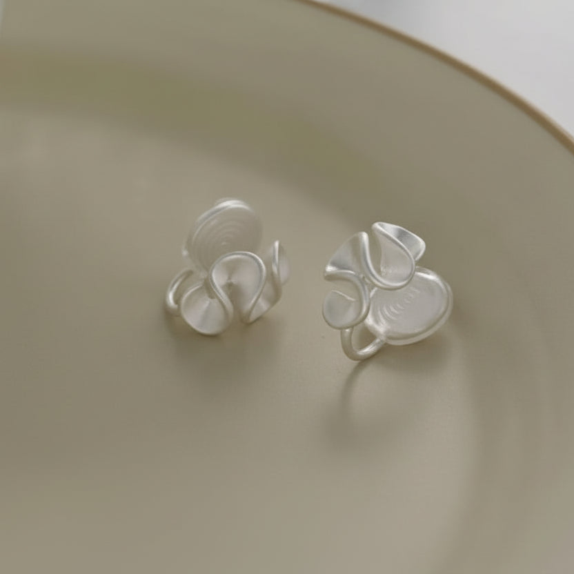 フローヴェールイヤリング/ピアス　ゴールド／シルバー【予約商品】