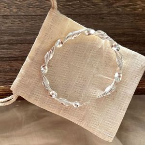 ツイストシルエットブレスレット　シルバー【予約商品】