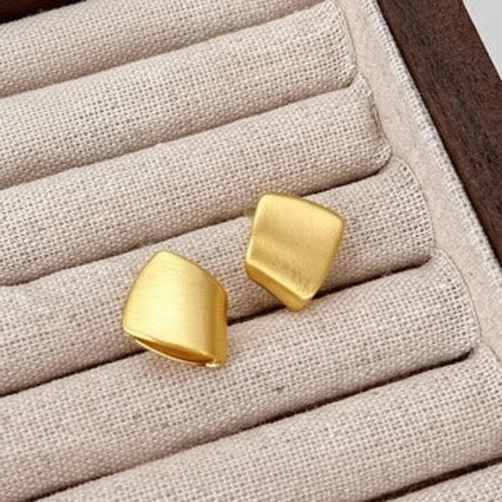 カーブフォールドピアス　ゴールド/シルバー【予約商品】