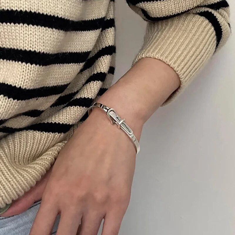 ベルトバックルバングル シルバー 【予約商品】 – Magnolia's Mate