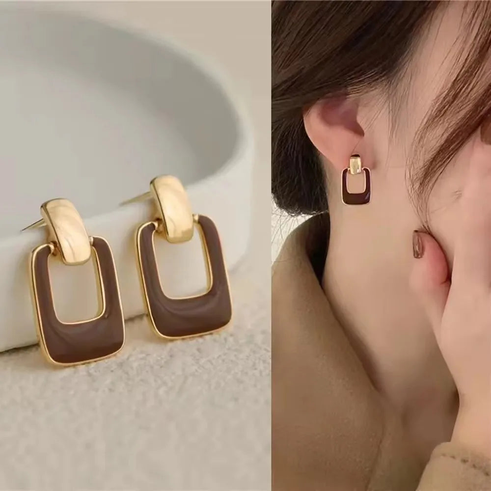 Modern Rectangle Earrings Brown [Pre-order Item]