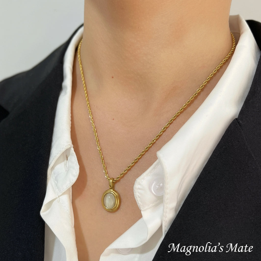 Oval Stone Twisted Chain Necklace Black/White [Fast Shipping]