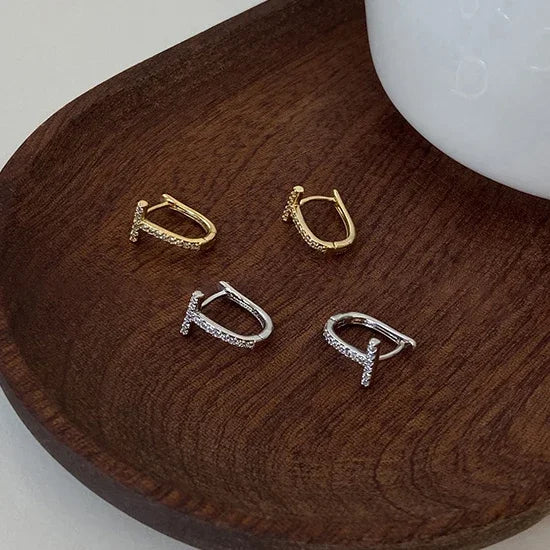 Tライン ジルコニアフープピアス【予約商品】