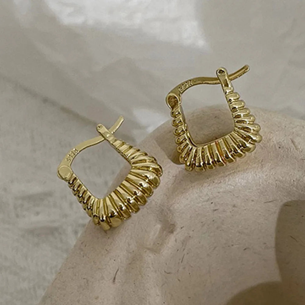 Classic earrings [outlet item]