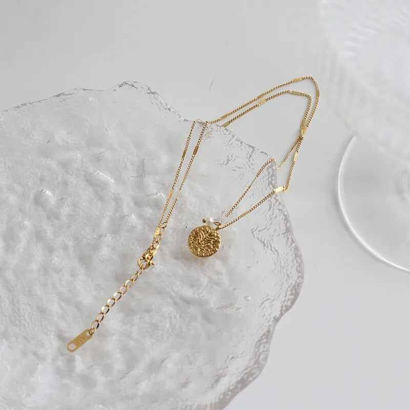 Leaf Sculpture Pearl Necklace Gold [Pre-order item]