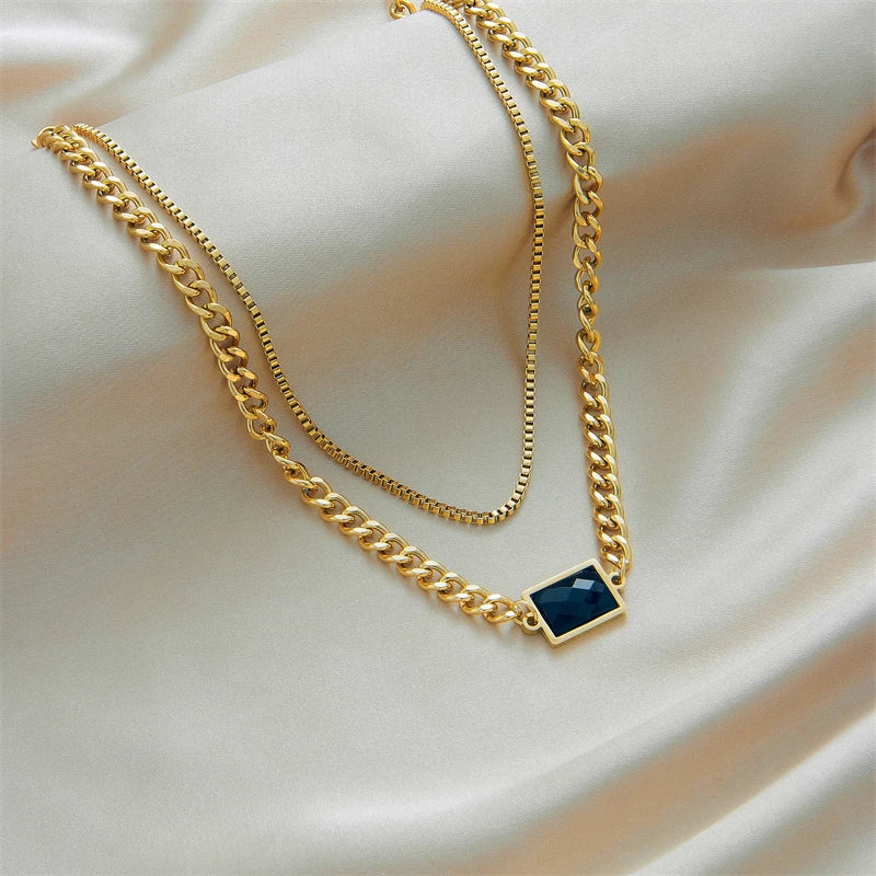 Black frame gold chain necklace [Pre-order item]