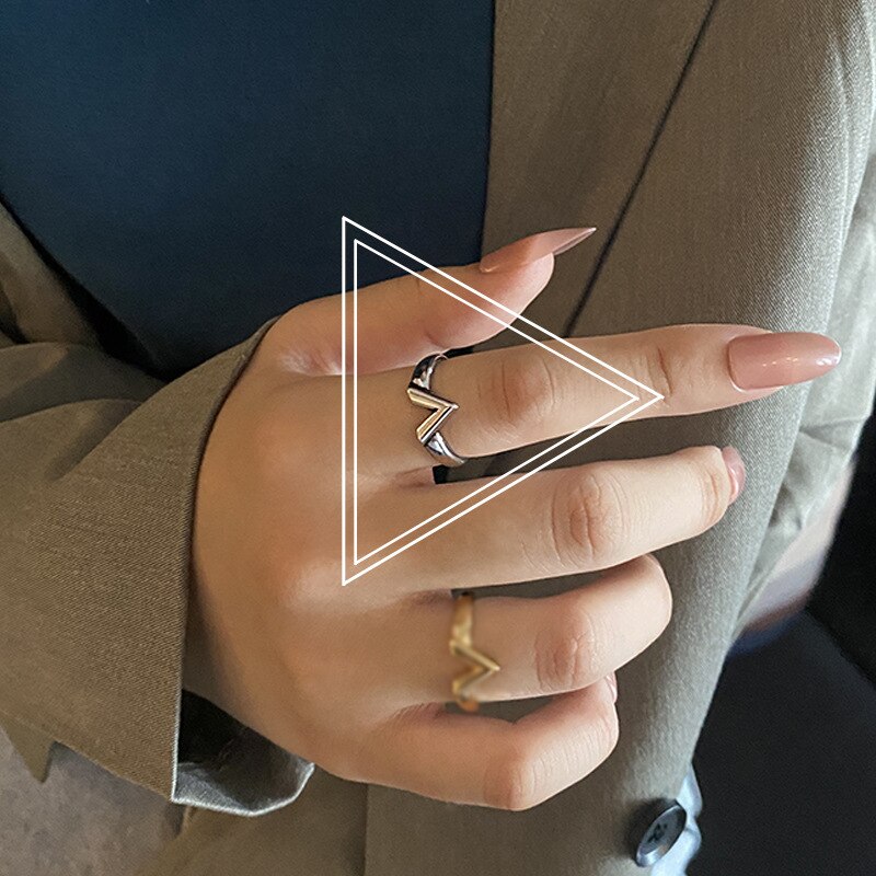 シルバー ゴールド アクセント リング Vモチーフリング シルバー/ゴールド 【予約商品】 – Magnolia's Mate